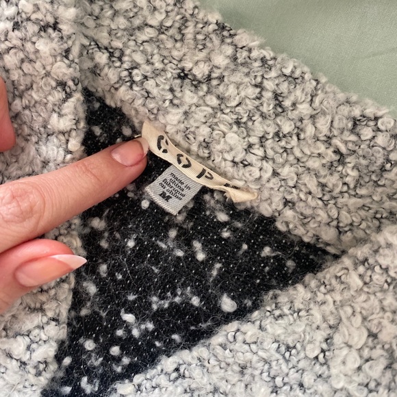 COZY URBAN OUTFITTERS JACKET TOP - Picture 4 of 4